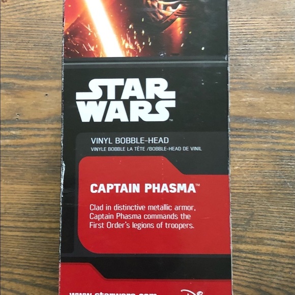 Star Wars captain Phasma - Vinyl bobble head NIB - Picture 3 of 6